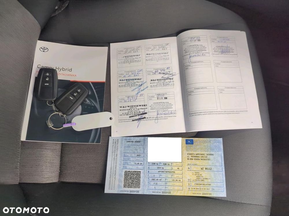 Toyota Camry - 19
