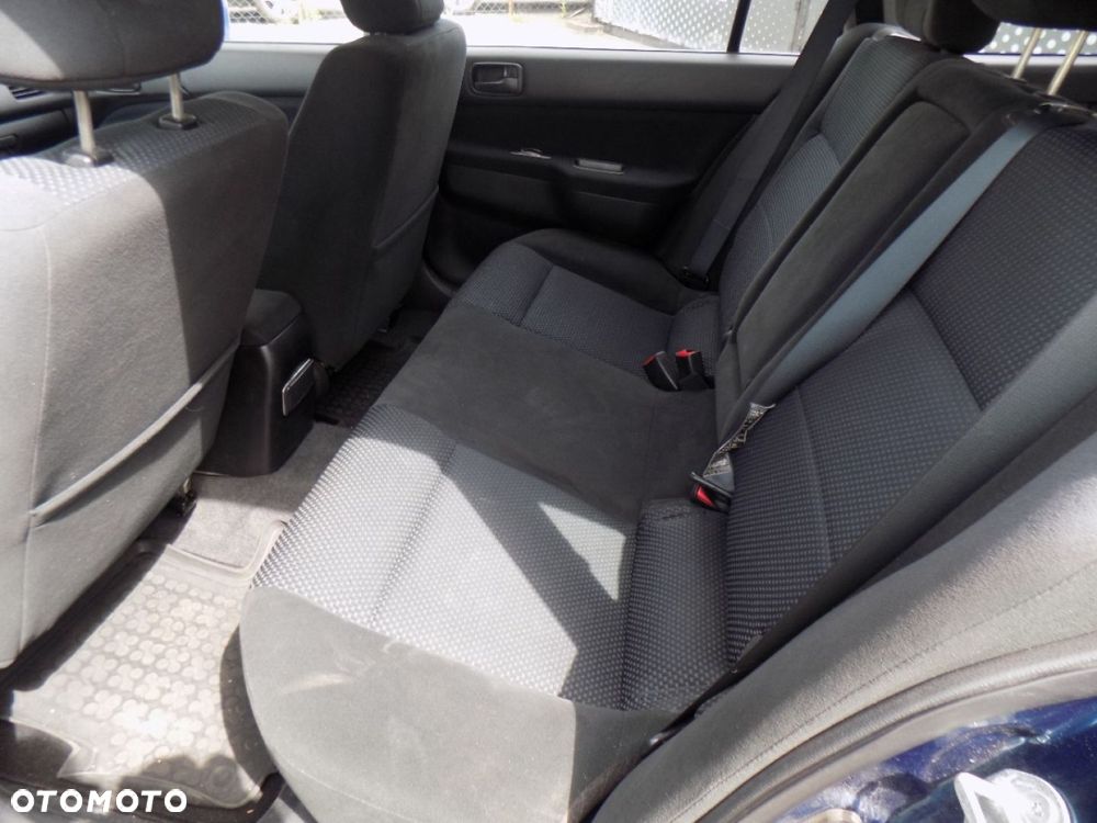Mitsubishi Lancer - 8