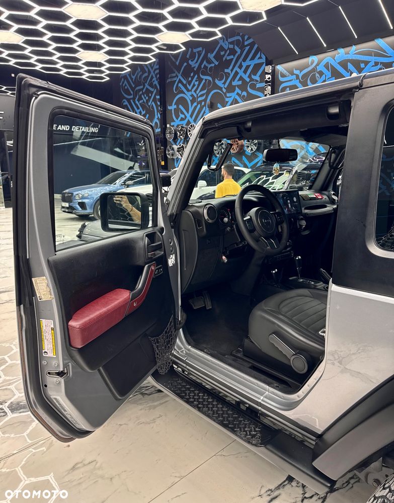 Jeep Wrangler 3.6 Night Eagle - 32