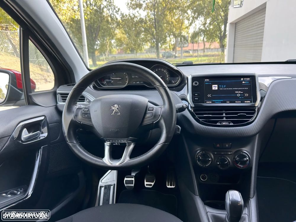 Peugeot 208 1.2 PureTech Style - 12