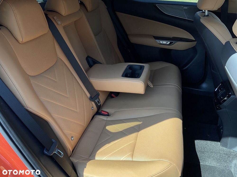 Lexus NX 350h Omotenashi AWD - 14