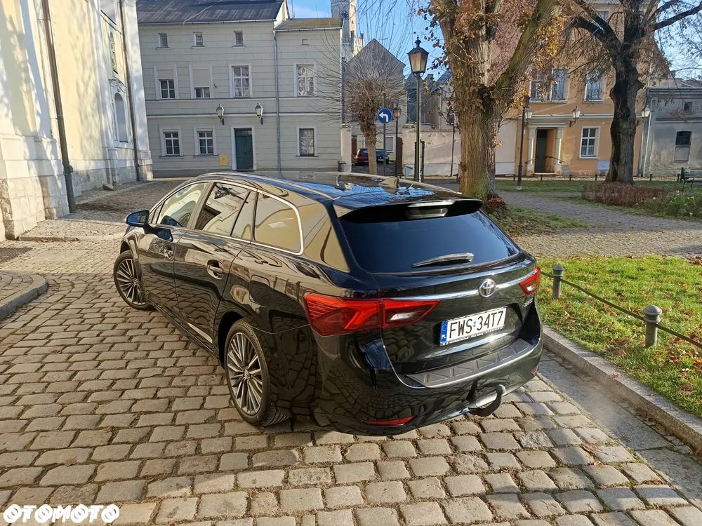 Toyota Avensis 1.8 Premium - 3