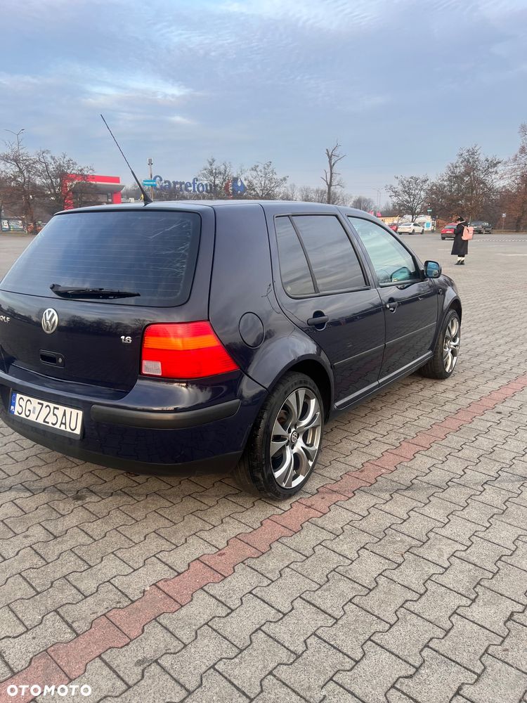 Volkswagen Golf 1.6 - 6