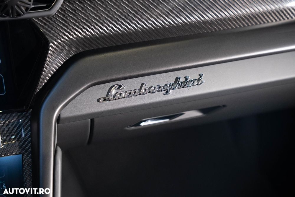 Lamborghini URUS - 32