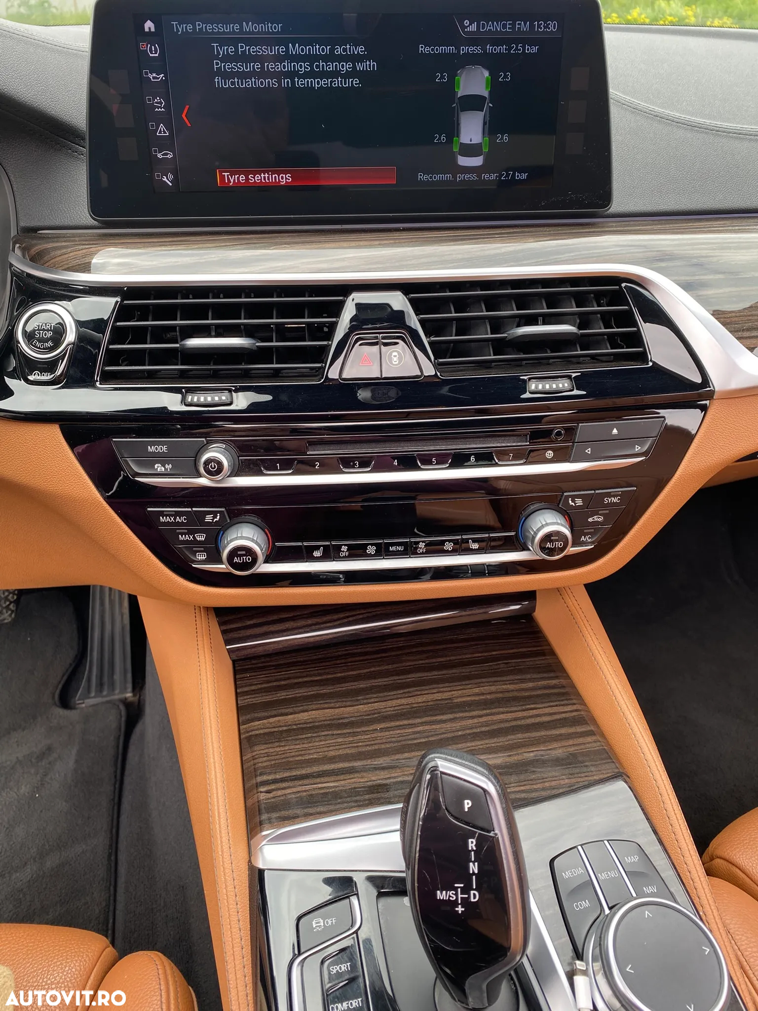 BMW Seria 5 520d Aut. Luxury Line - 34