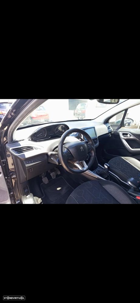 Peugeot 2008 1.6 BlueHDi Style - 10