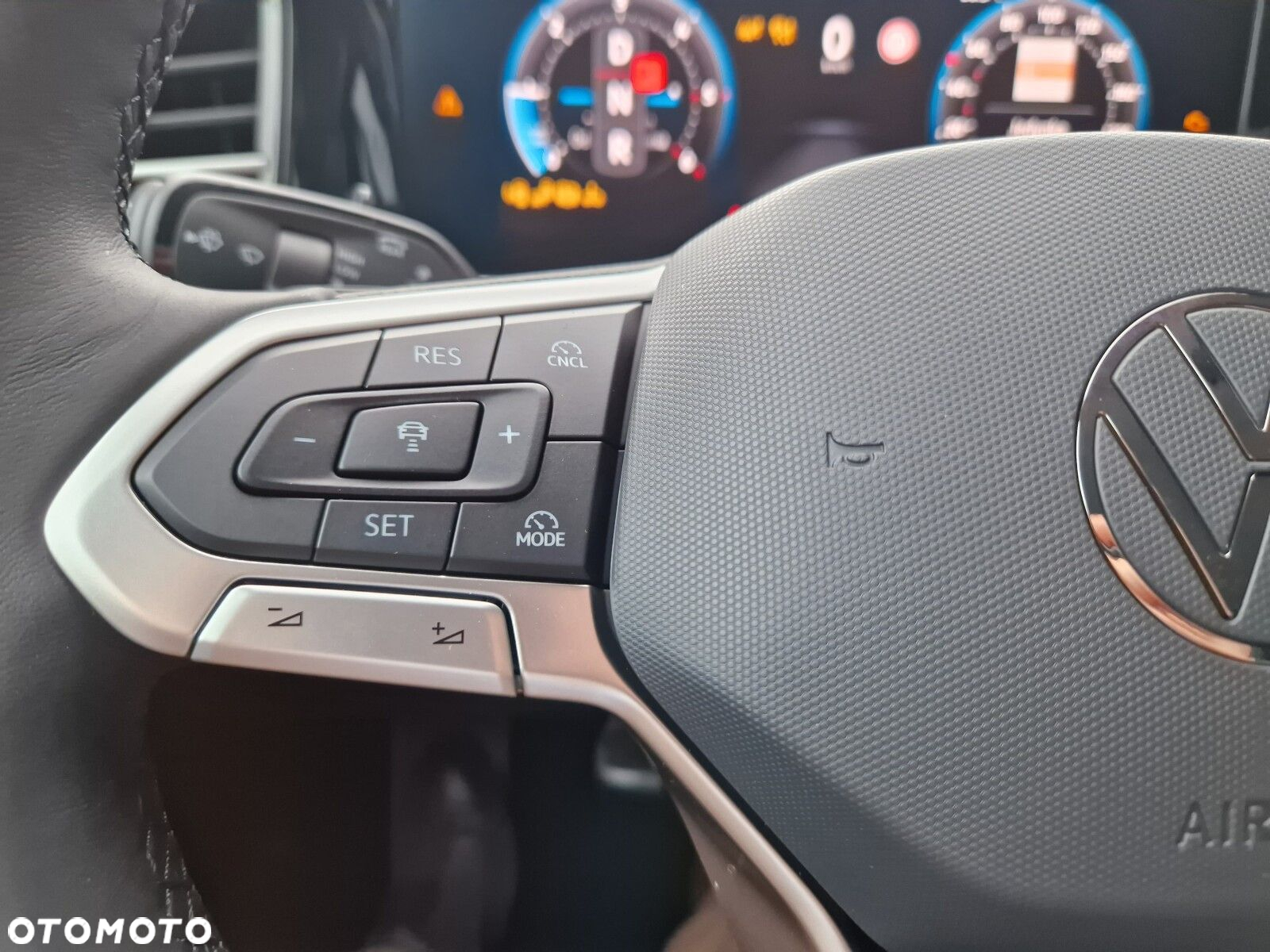 Volkswagen Passat 2.0 TDI SCR Elegance DSG - 17