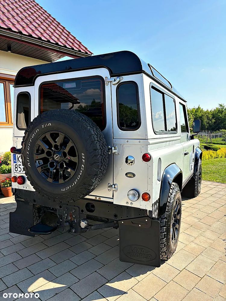 Land Rover Defender 2008 photo 4