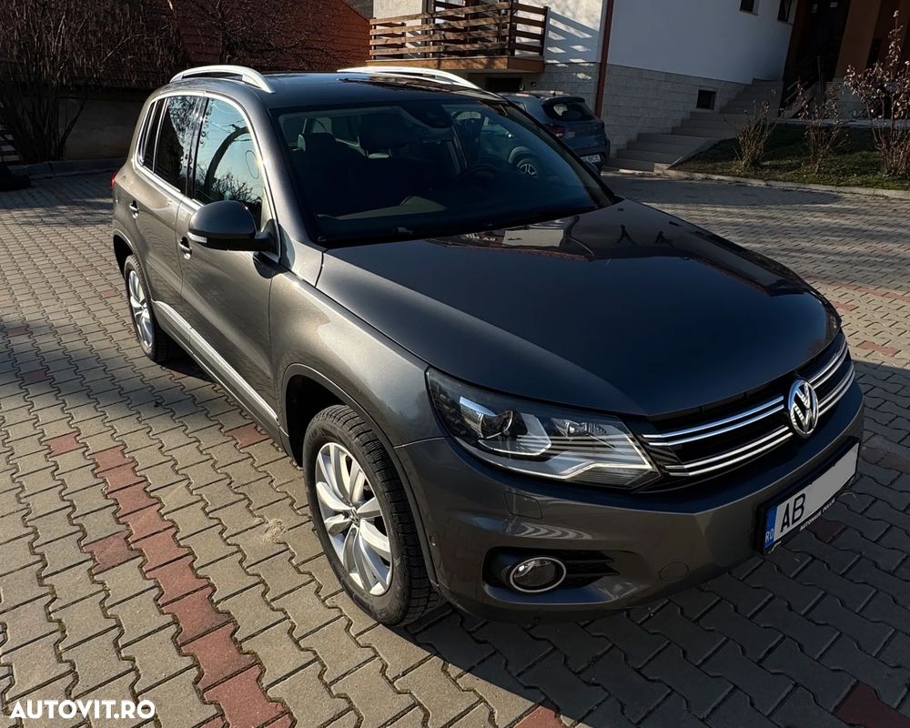 Volkswagen Tiguan - 1