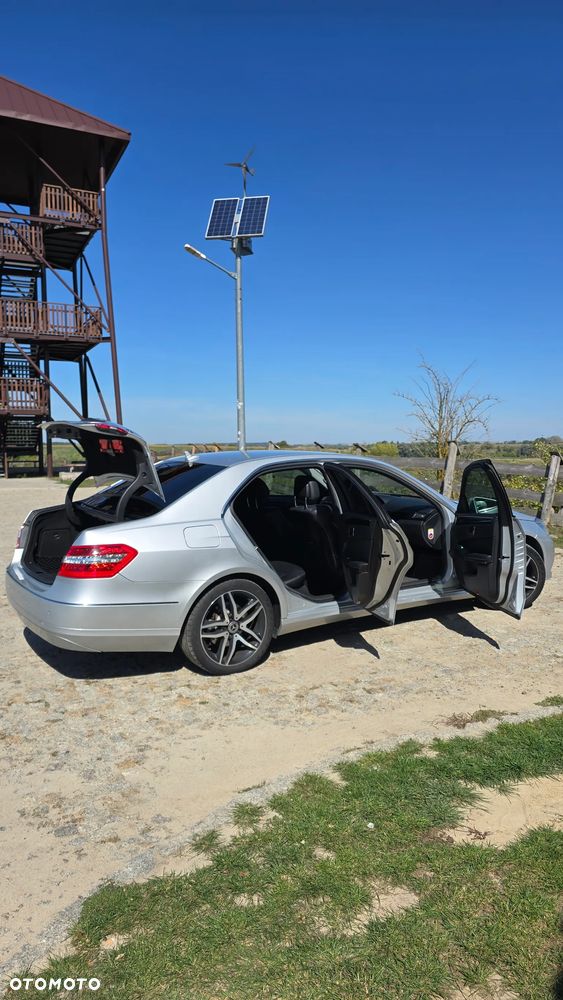 Mercedes-Benz Klasa E 220 CDI BlueEff Avantgarde - 5