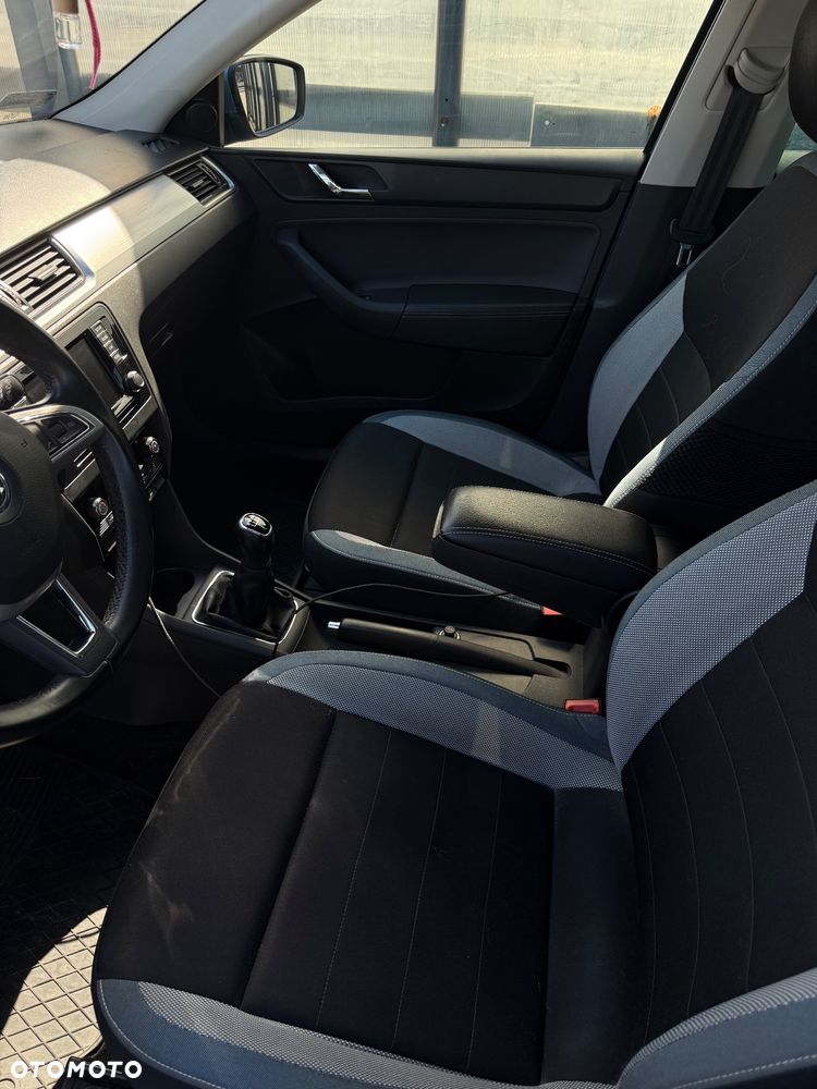 Skoda RAPID 1.2 TSI Ambition - 15