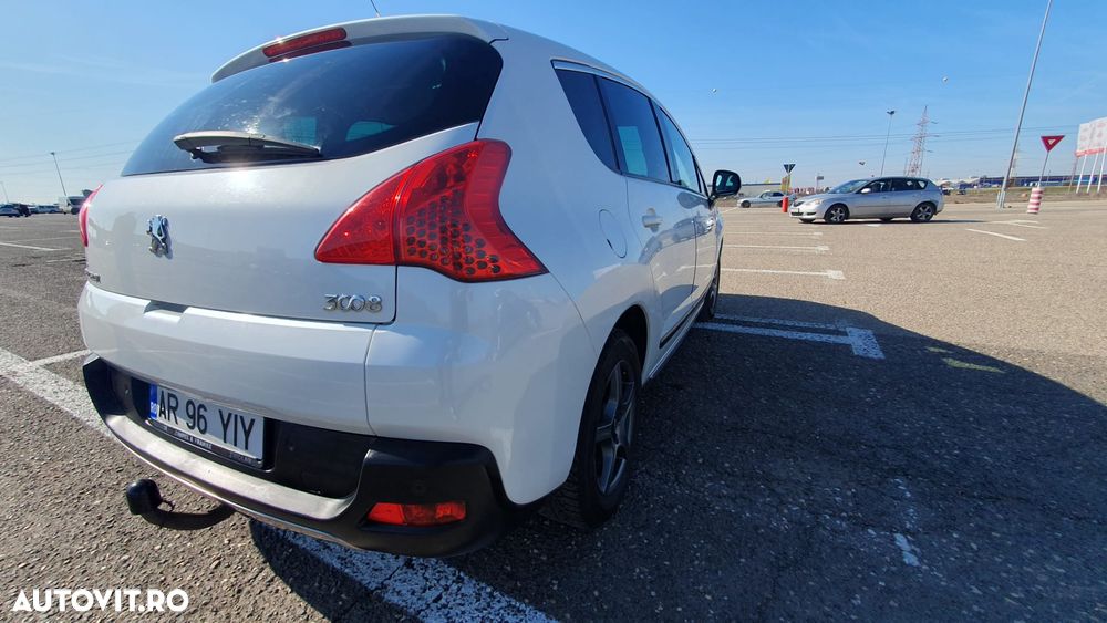 Peugeot 3008 2.0 HDI FAP Premium - 8