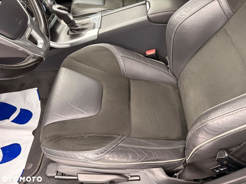 Volvo V60 D4 Geartronic RDesign - 16