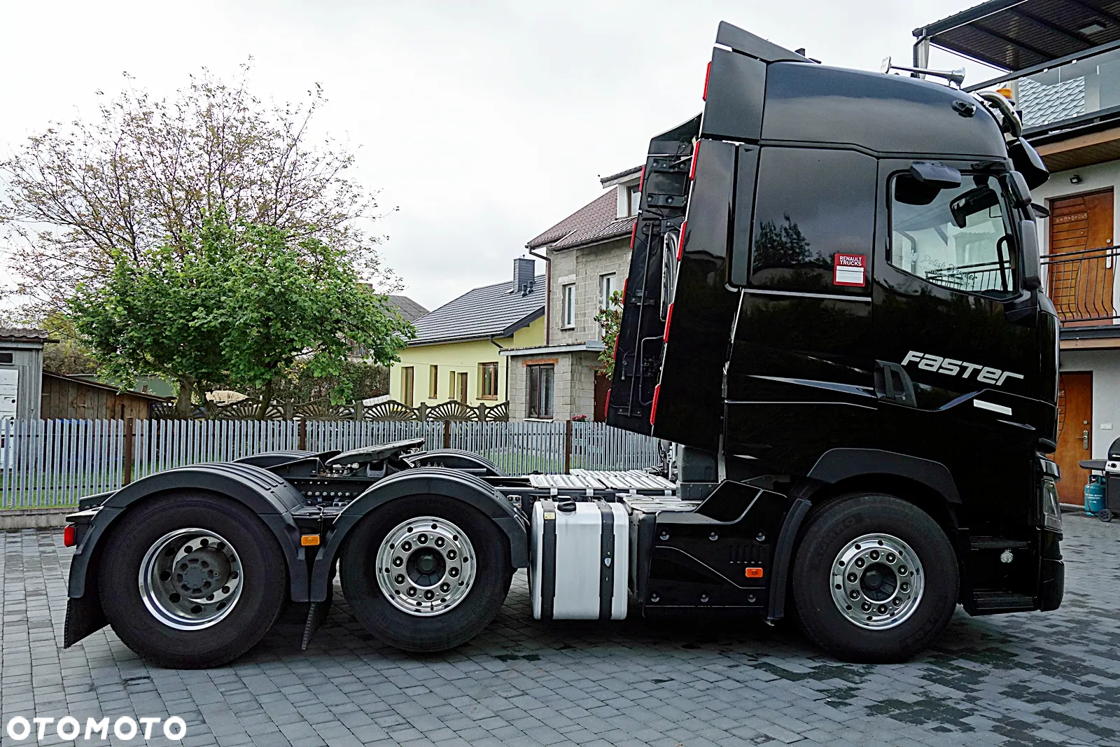 Renault GAMA T520 PUSCHER DMC 70T OŚ SKRĘTNA PODNOSZONA WYSOKA KABINA ALUFELGI KLIMA POSTOJOWA - 2