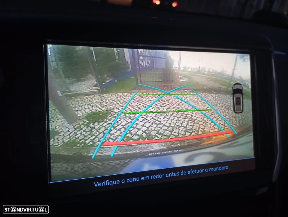 Peugeot 2008 1.2 PureTech Allure - 5