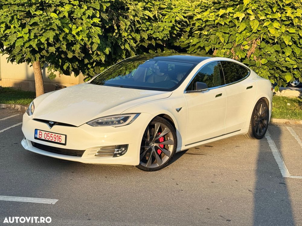 Tesla Model S - 2