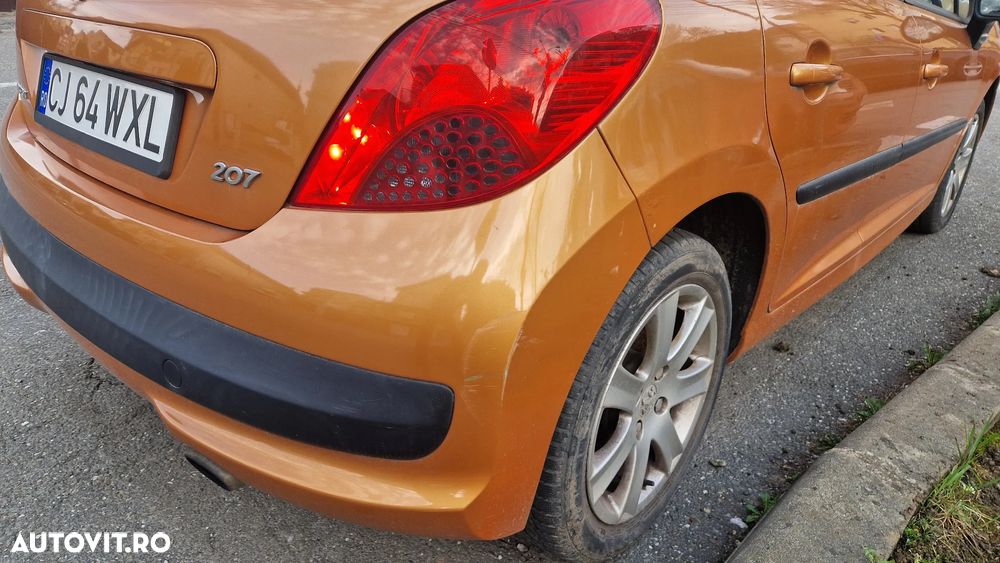 Peugeot 207 1.6HDI Sport - 10