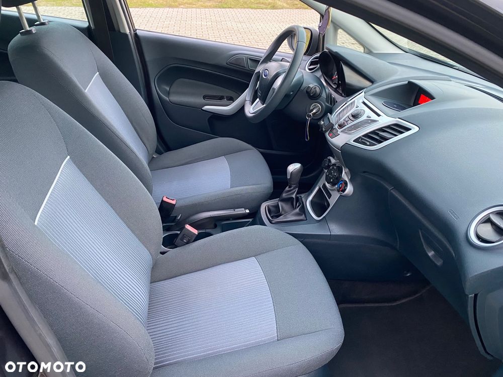 Ford Fiesta 1.25 Champions Edition - 9