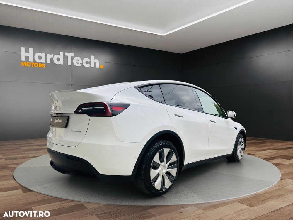Tesla Model Y - 4