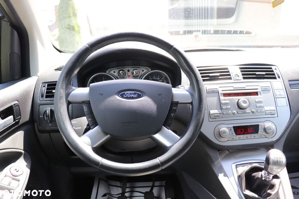 Ford Kuga - 12