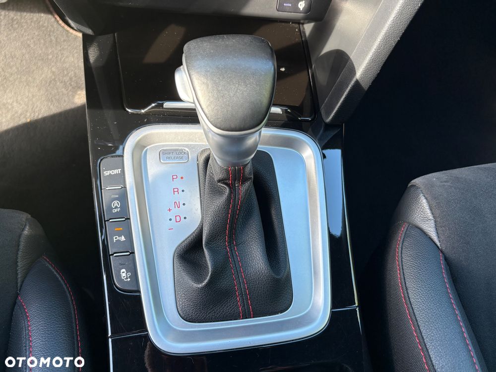 Kia ProCeed 1.6 T-GDI GT DCT - 25