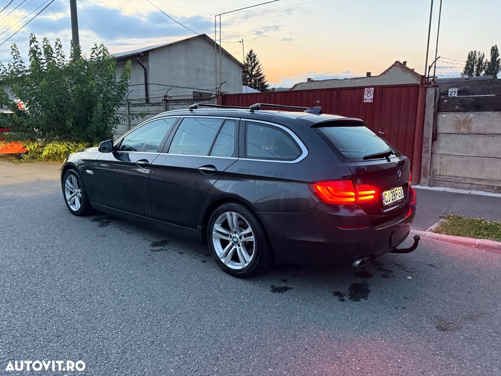 BMW Seria 5 520d Touring Aut. Luxury Line - 4