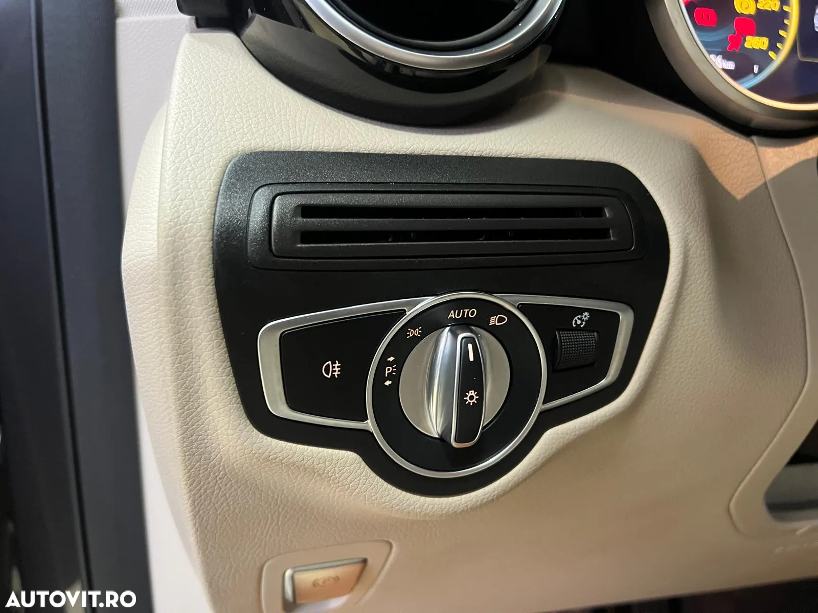 Mercedes-Benz GLC Coupe 200 d 4Matic 9G-TRONIC Exclusive - 26