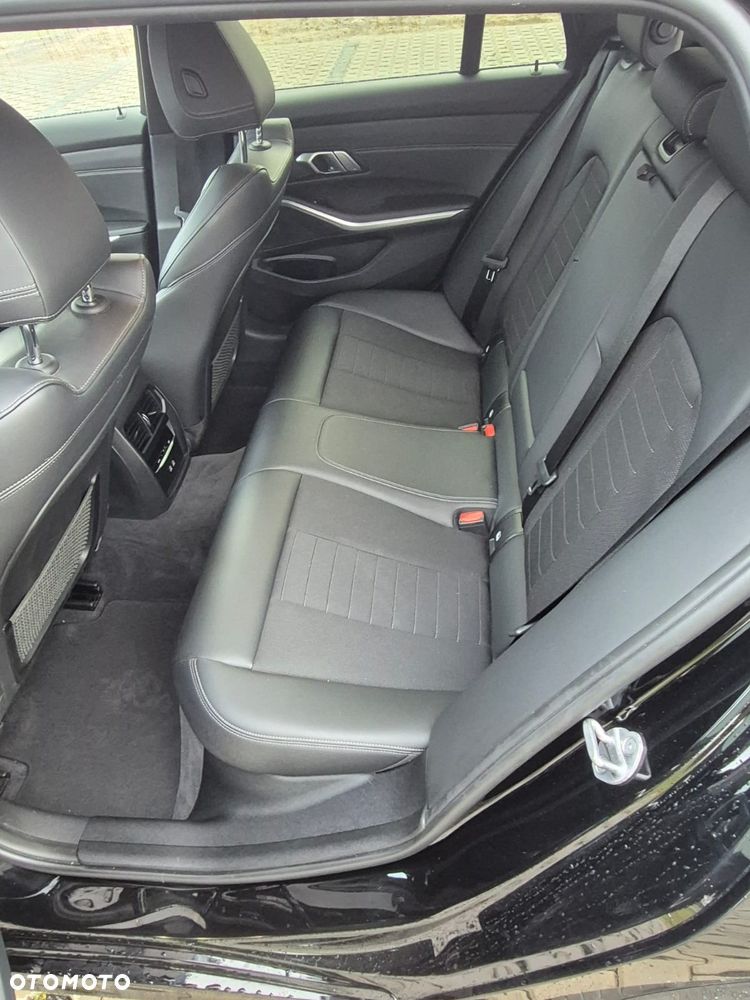 BMW Seria 3 320d xDrive Luxury Line Purity - 10