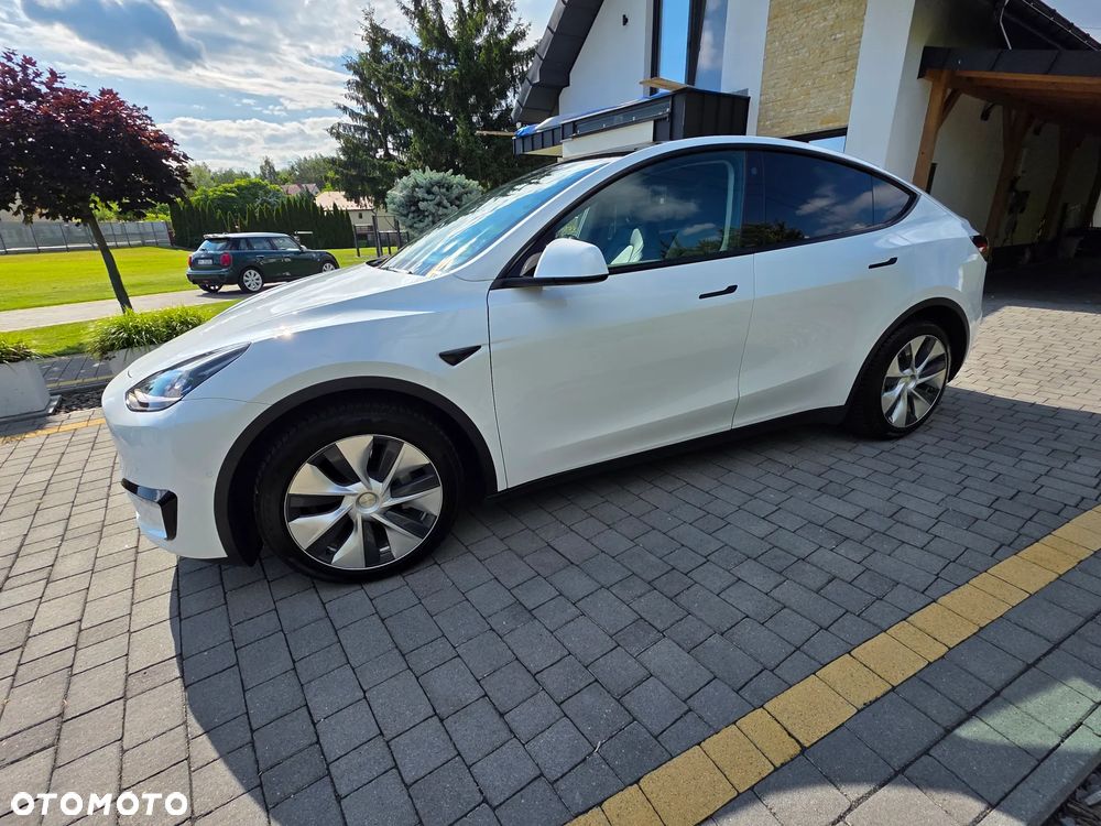 Tesla Model Y Long Range AWD - 7