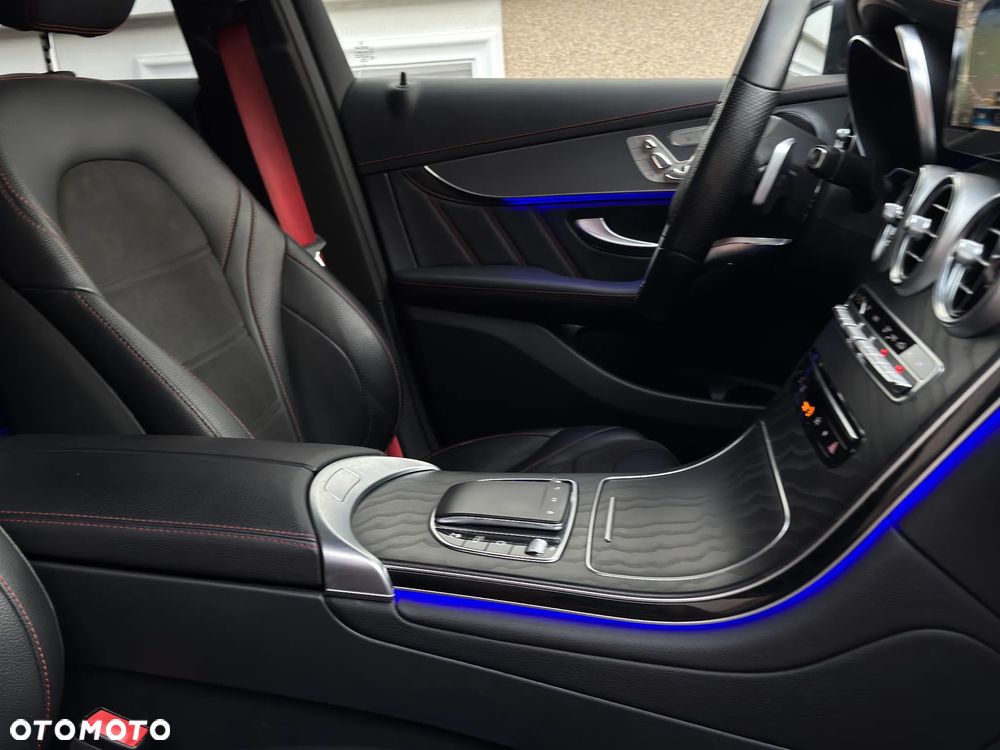 Mercedes-Benz GLC 220 d 4Matic 9G-TRONIC AMG Line Plus - 23