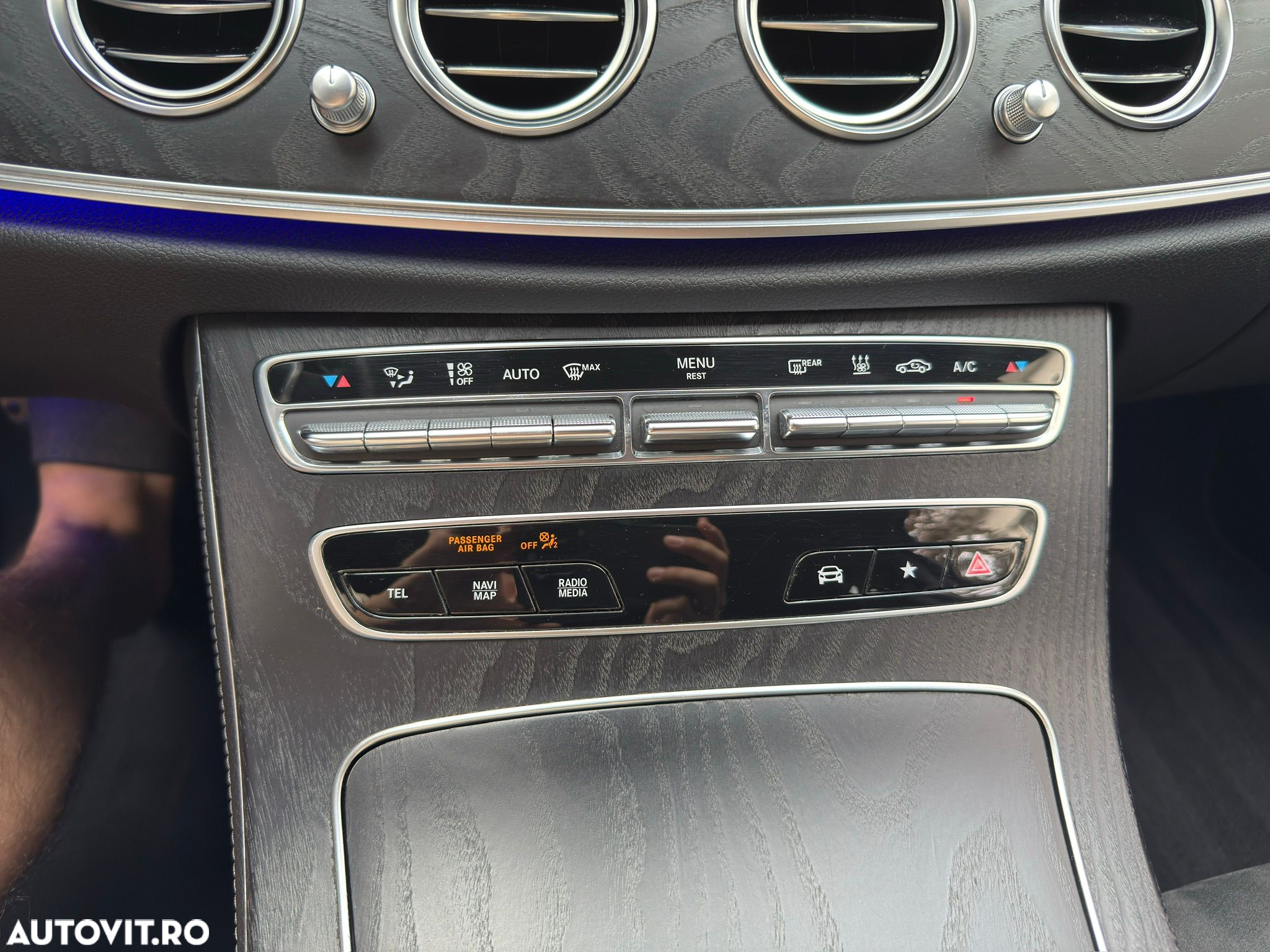 Mercedes-Benz E 300 9G-TRONIC AMG Line - 26