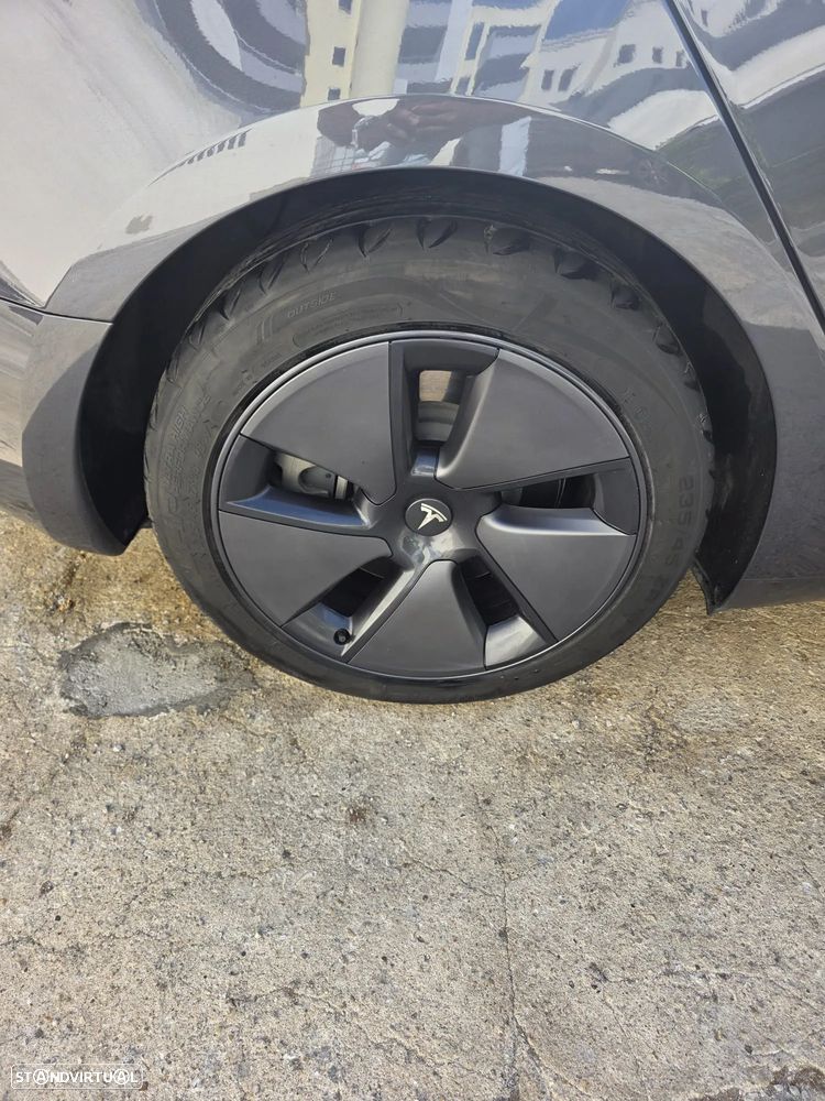 Tesla Model 3 - 7