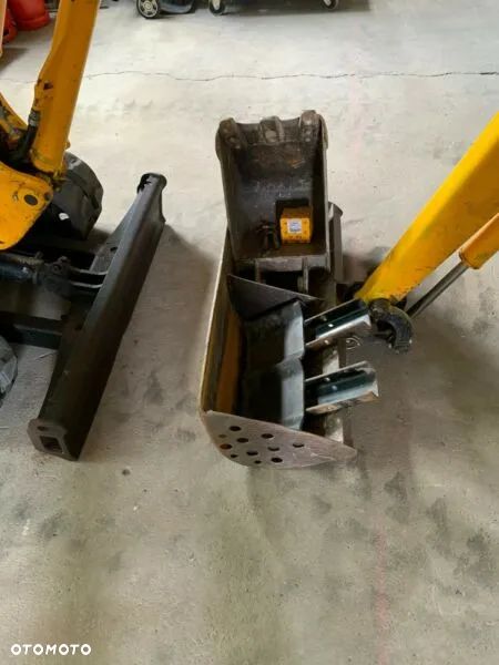 JCB 8018 - 5