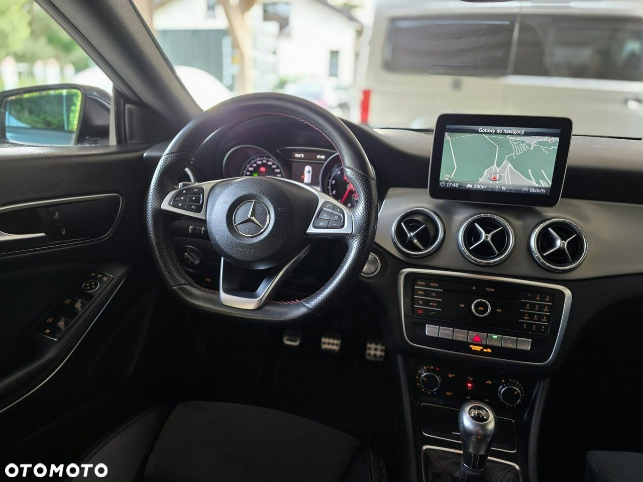 Mercedes-Benz CLA 200 AMG Line - 24