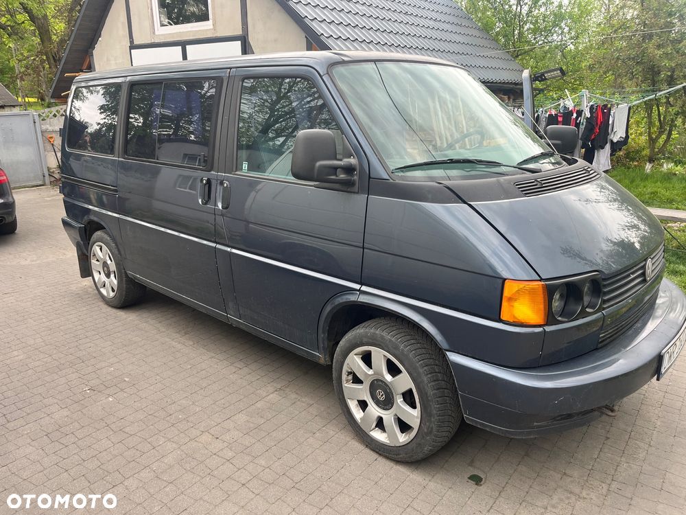 Volkswagen Multivan - 2