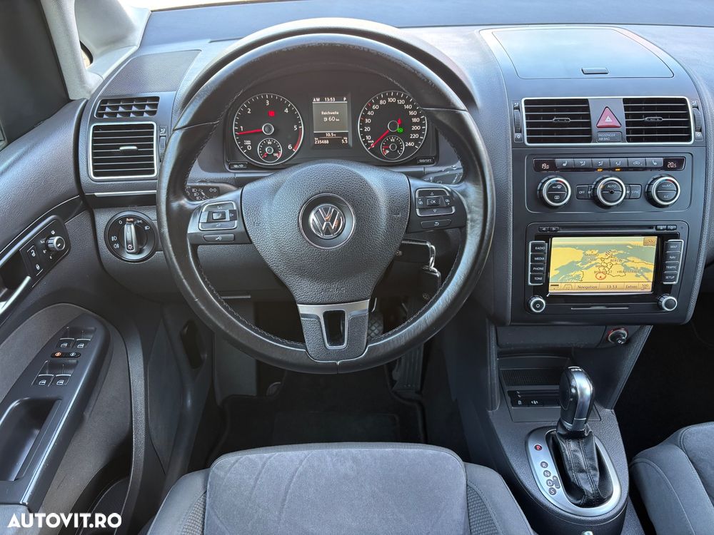 Volkswagen Touran 2.0 TDI DPF BlueMotion Technology DSG Highline - 6