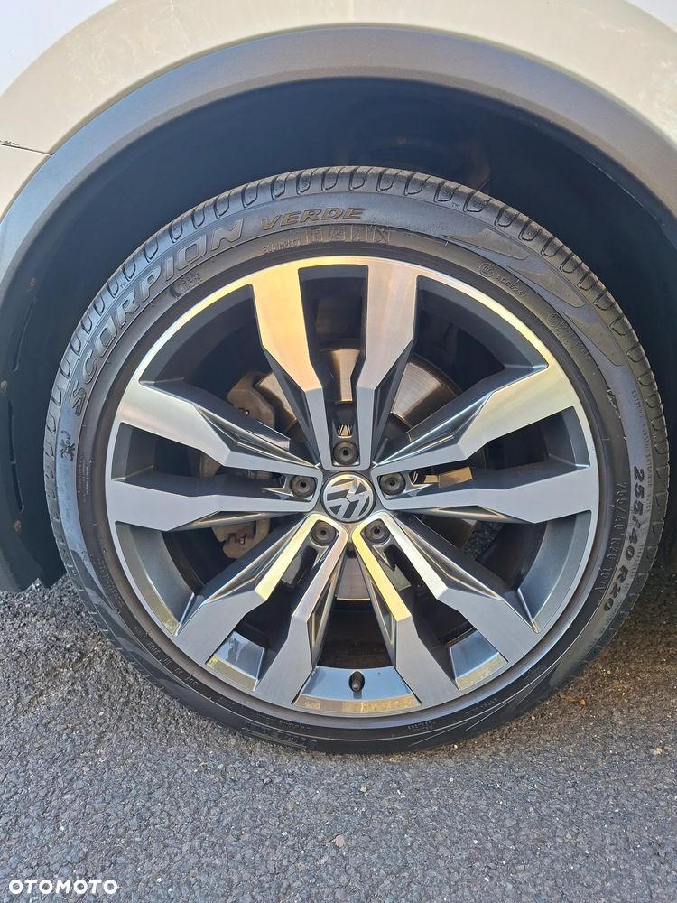 Volkswagen Tiguan - 16