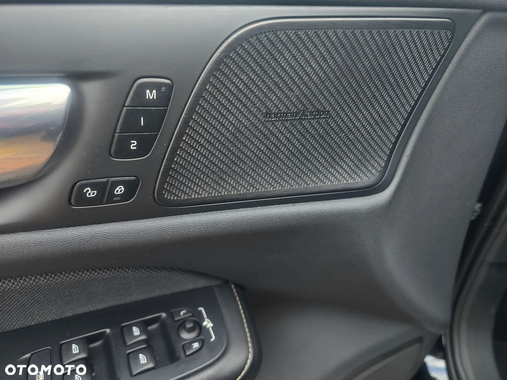 Volvo V60 T6 AWD Plug-In Hybrid Inscription Expression - 34