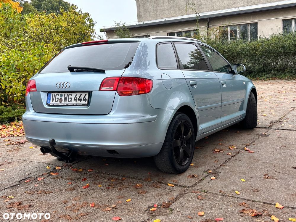 Audi A3 Sportback 1.6 FSI Attraction - 26