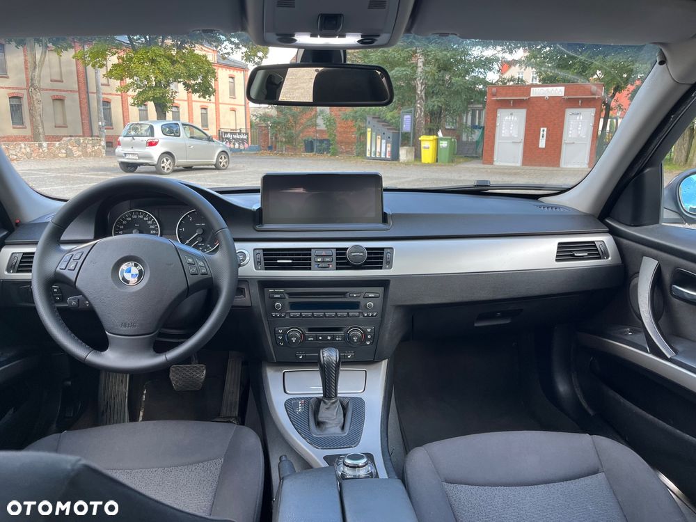 BMW Seria 3 320d DPF - 10