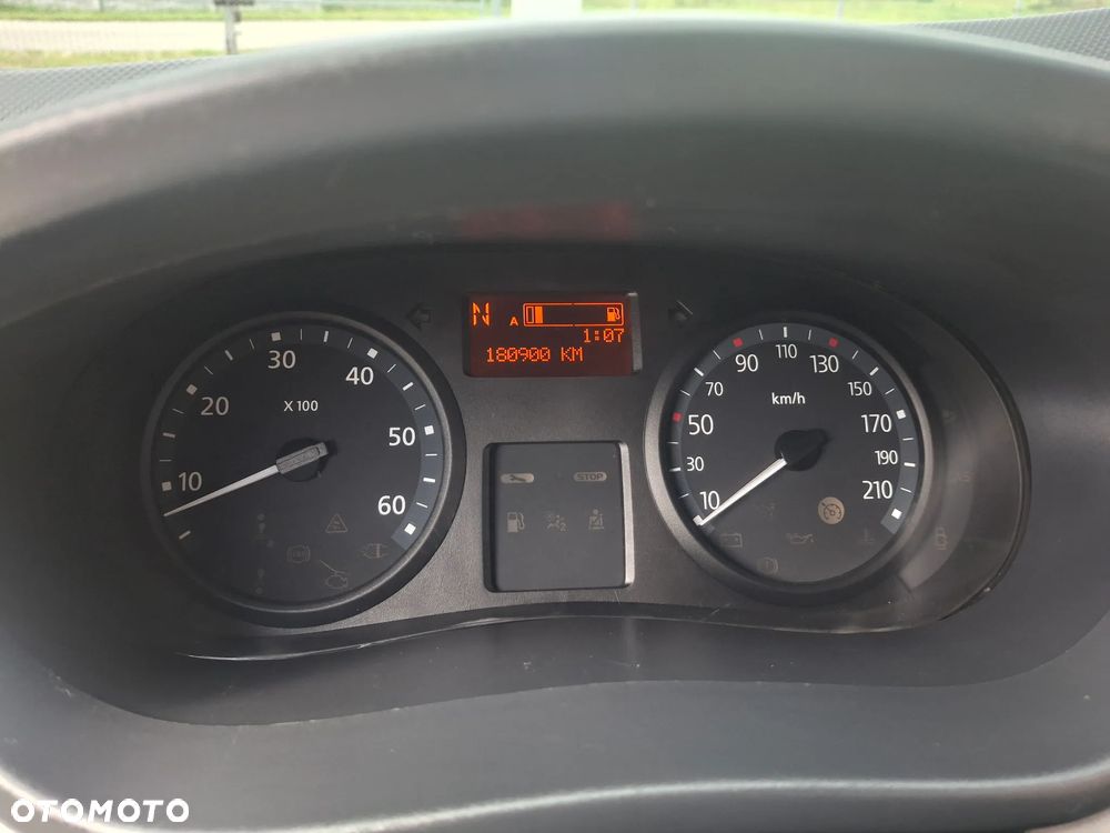 Renault Trafic - 16