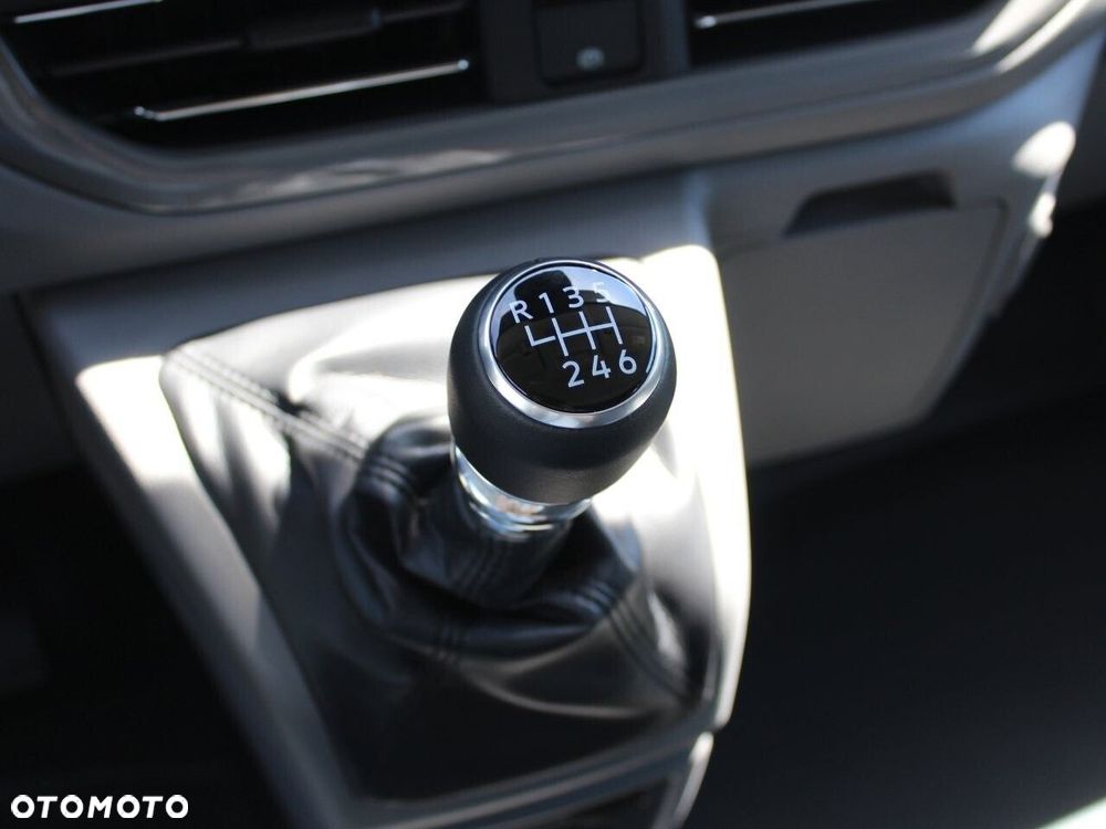 Volkswagen Transporter - 22