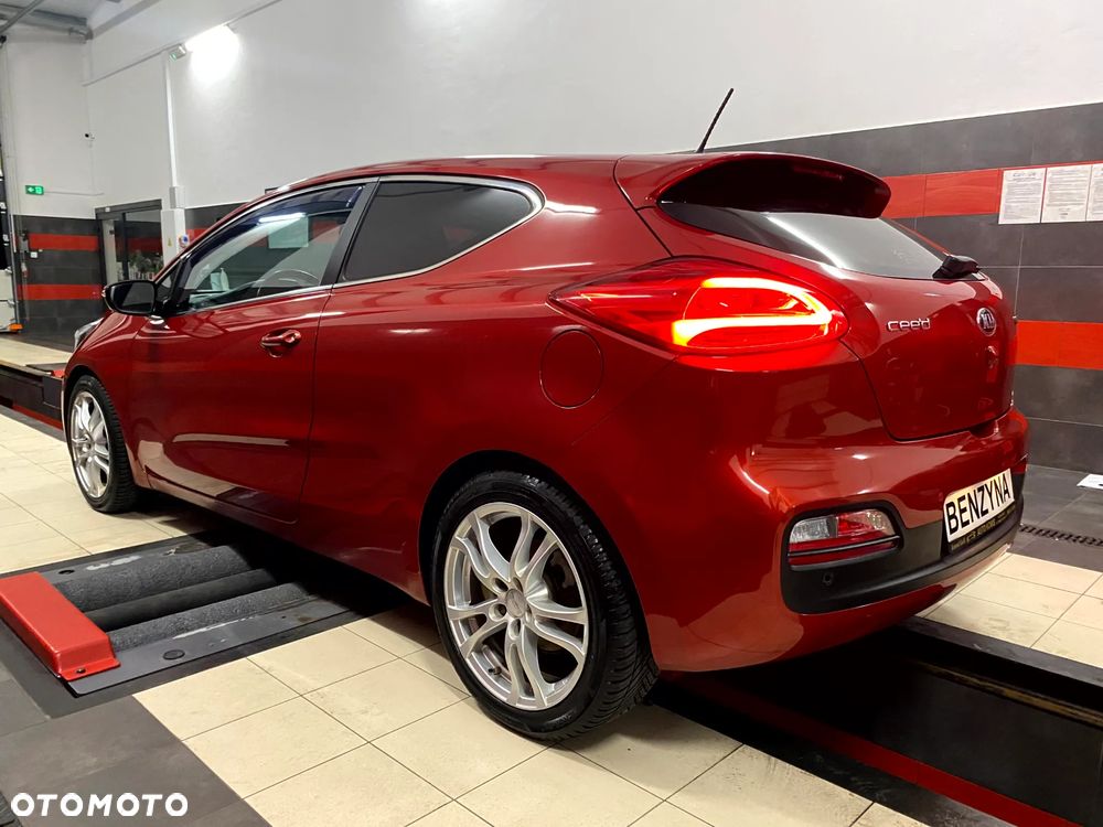 Kia ProCeed 1.6 GDI M - 12