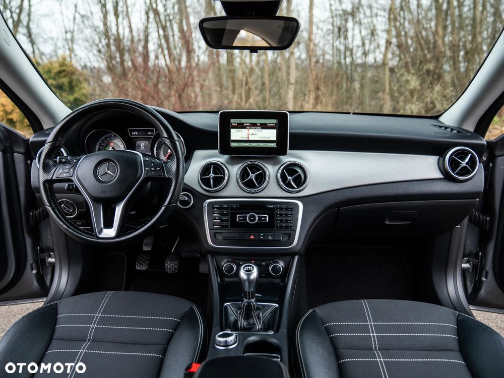 Mercedes-Benz CLA 200 d Urban - 37