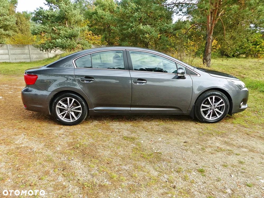 Toyota Avensis 1.8 Premium - 6