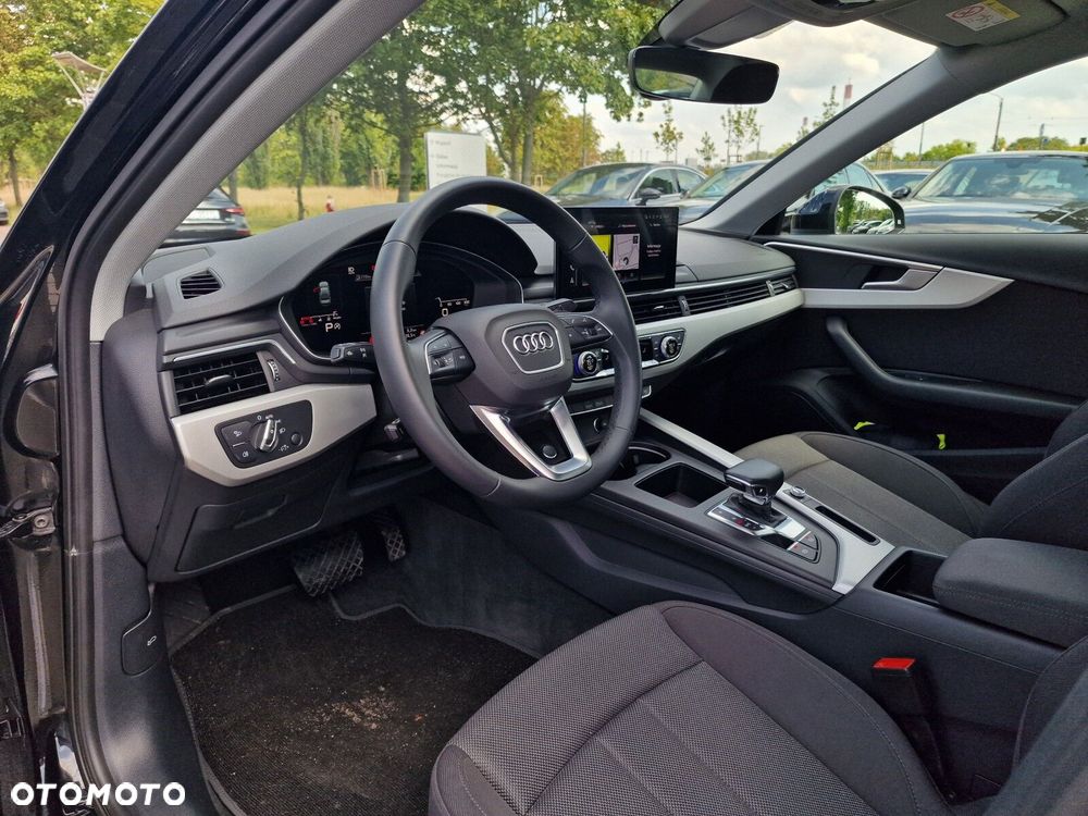 Audi A4 Limousine - 11