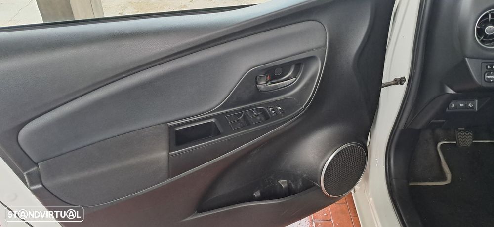 Toyota Yaris 1.0 VVT-i 20 Anos - 4