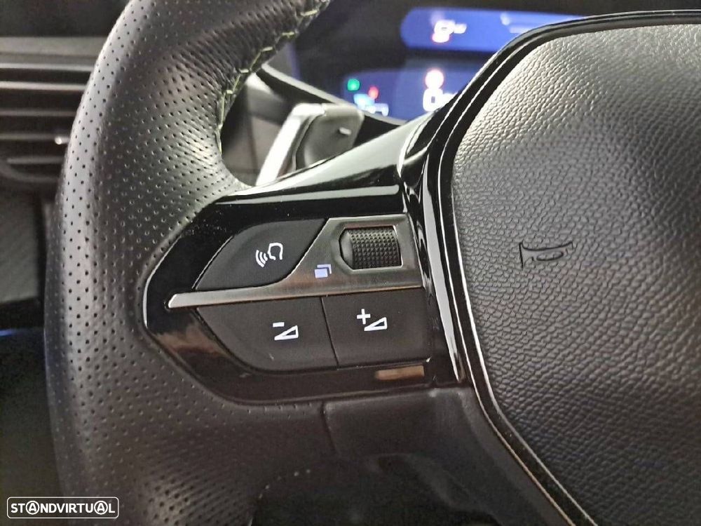 Peugeot 2008 1.2 PureTech GT EAT8 - 16