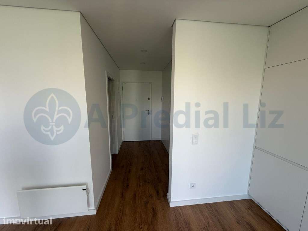 Apartamento T0 - Ao Hospital S. João - Garagem - Grande imagem: 4/5