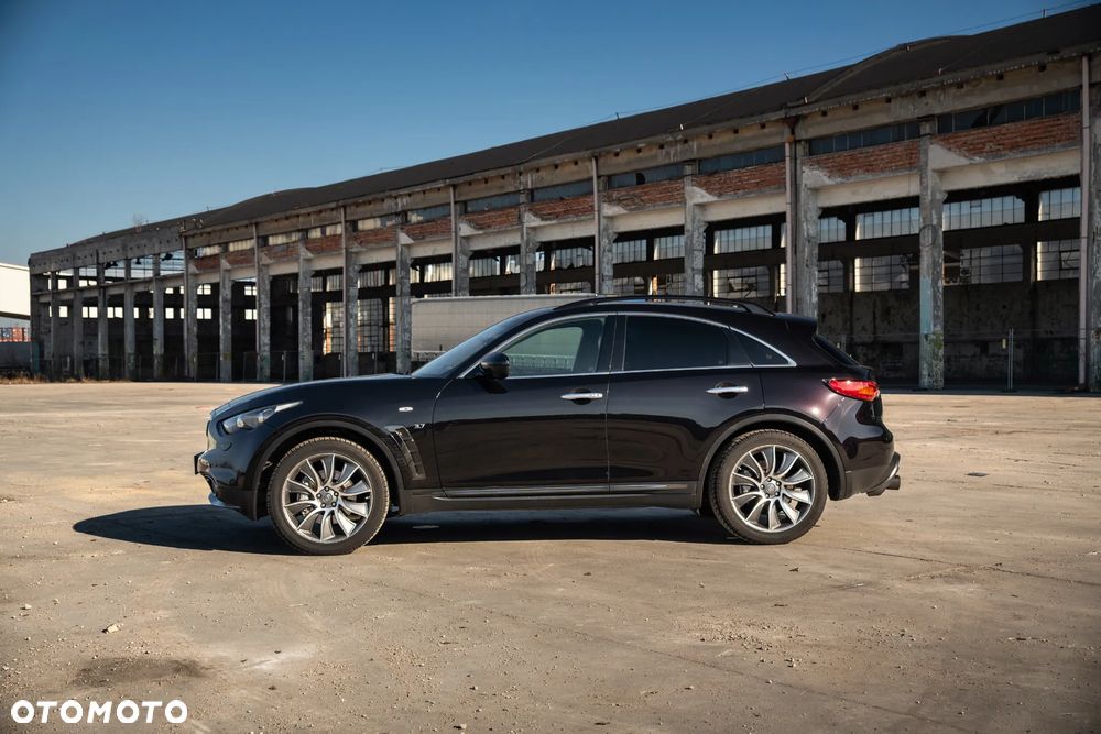 Infiniti QX70 - 5